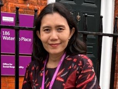 Dr Asri Maharani.