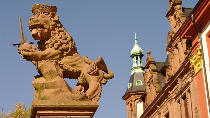 Heidelberg, University Square, lion statue.